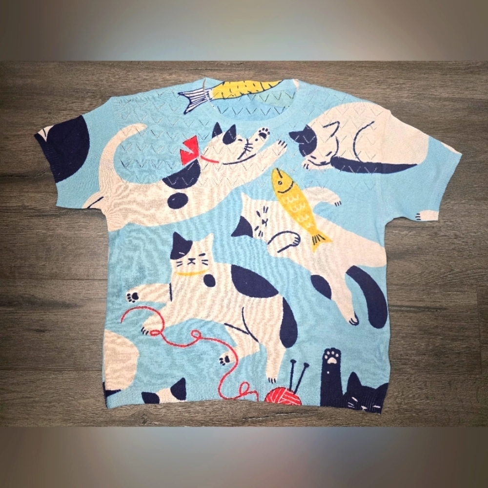 Cat & Fish Lightweight Sweater Top Crewneck Size Medium Graphic Unique